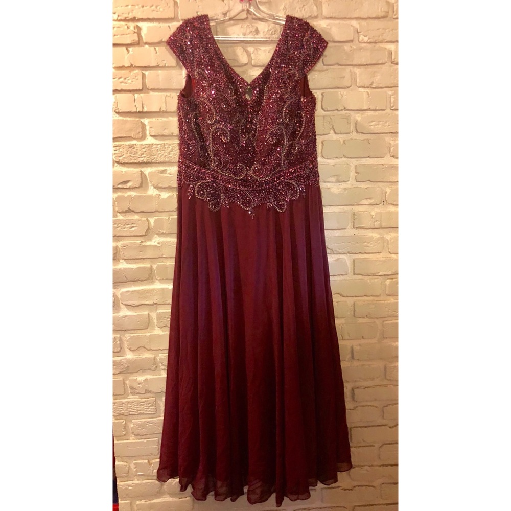 Beautiful women’s Gatsby mother of groom dress